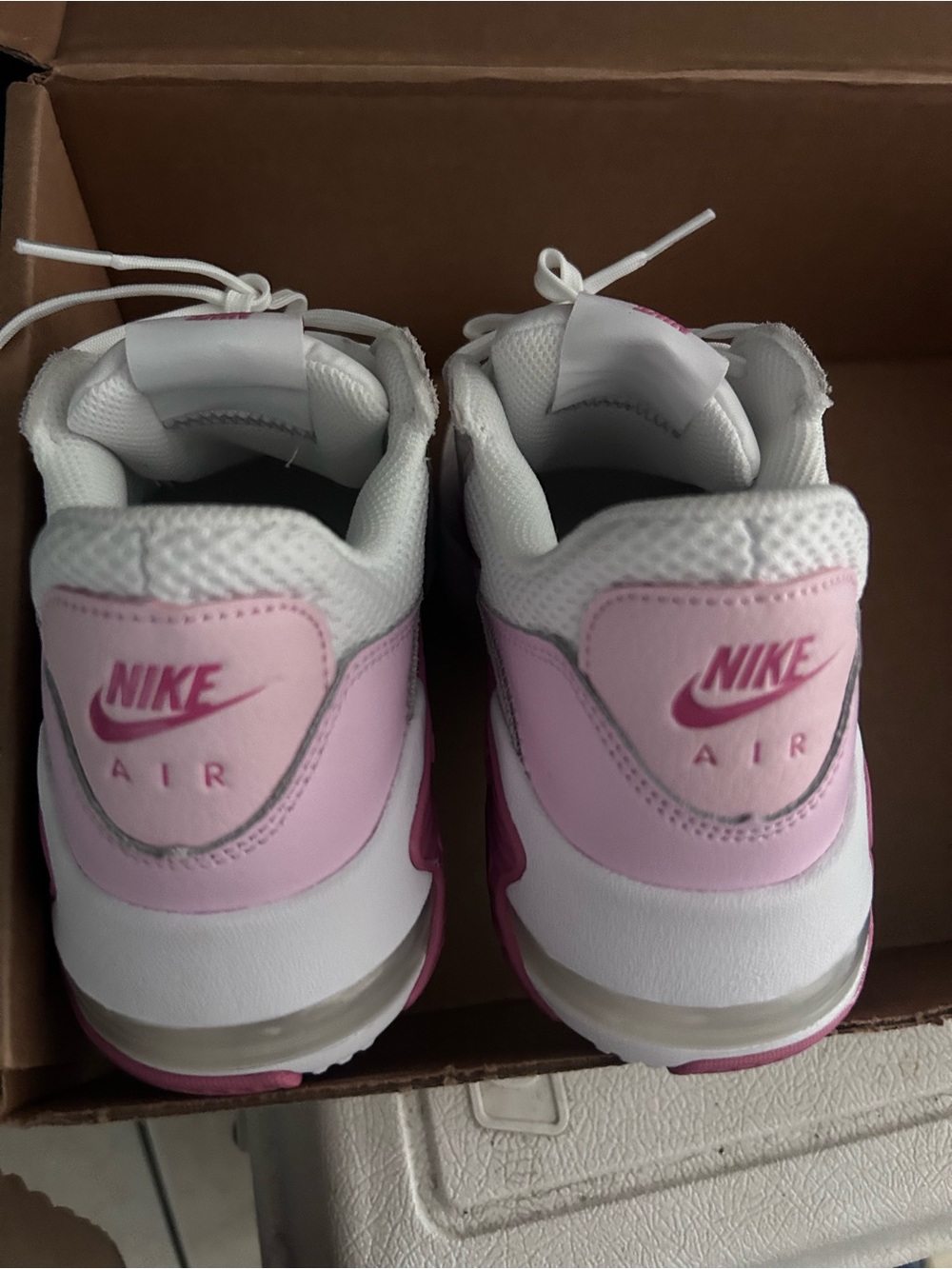 Nike Women's White and Pink Air Max essee 2026 Retro Runner - Picture 13 of 13